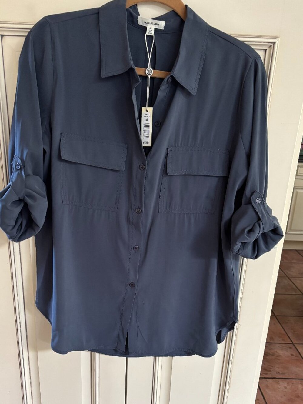 NWT Max Studio Long Sleeve Button Down w/Roll Tab Sleeve, Size Med, Ombre Blue